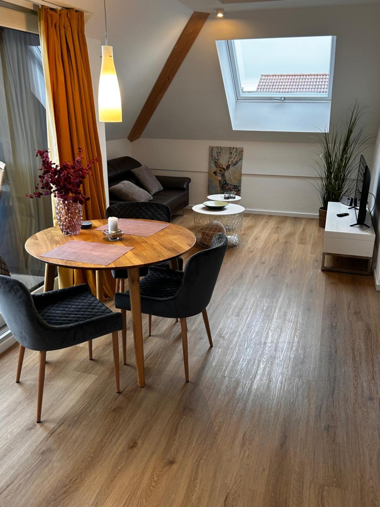 Terralpin Apartments - Charmante Dg Wohnung Mit Balkon Bruckmühl Kültér fotó